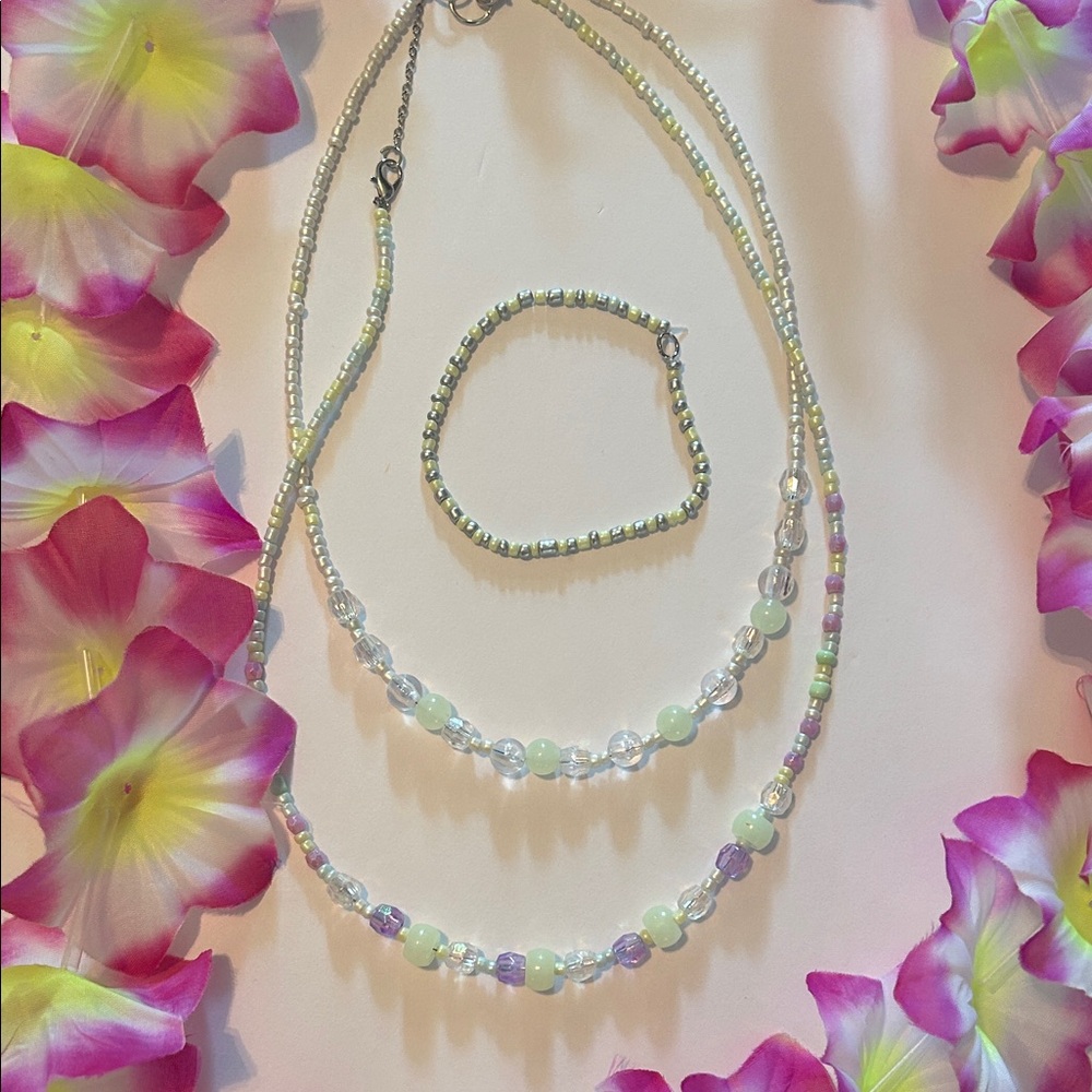 Elegant Beaded Necklace and Bracelet Set